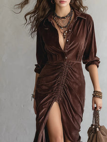 Vintage Knopf-genähtes Plissiertes Samt-Midikleid